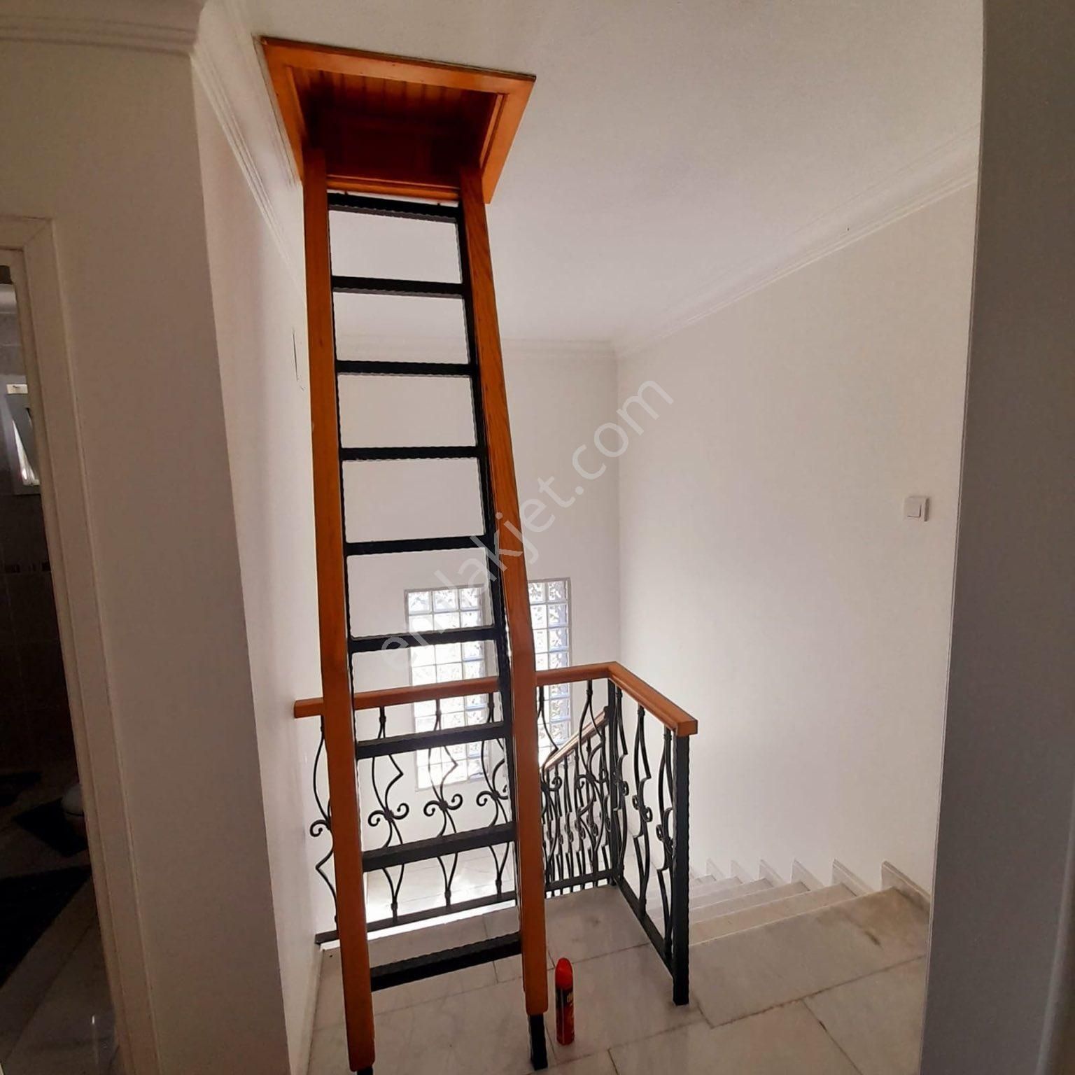 Acil Satılık Villakentte 750m2 Bahçe İçinde 250m2 Dubleks Villa - Görsel 32