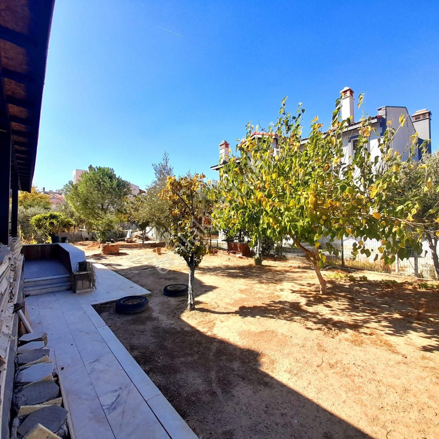 Acil Satılık Villakentte 750m2 Bahçe İçinde 250m2 Dubleks Villa - Görsel 27