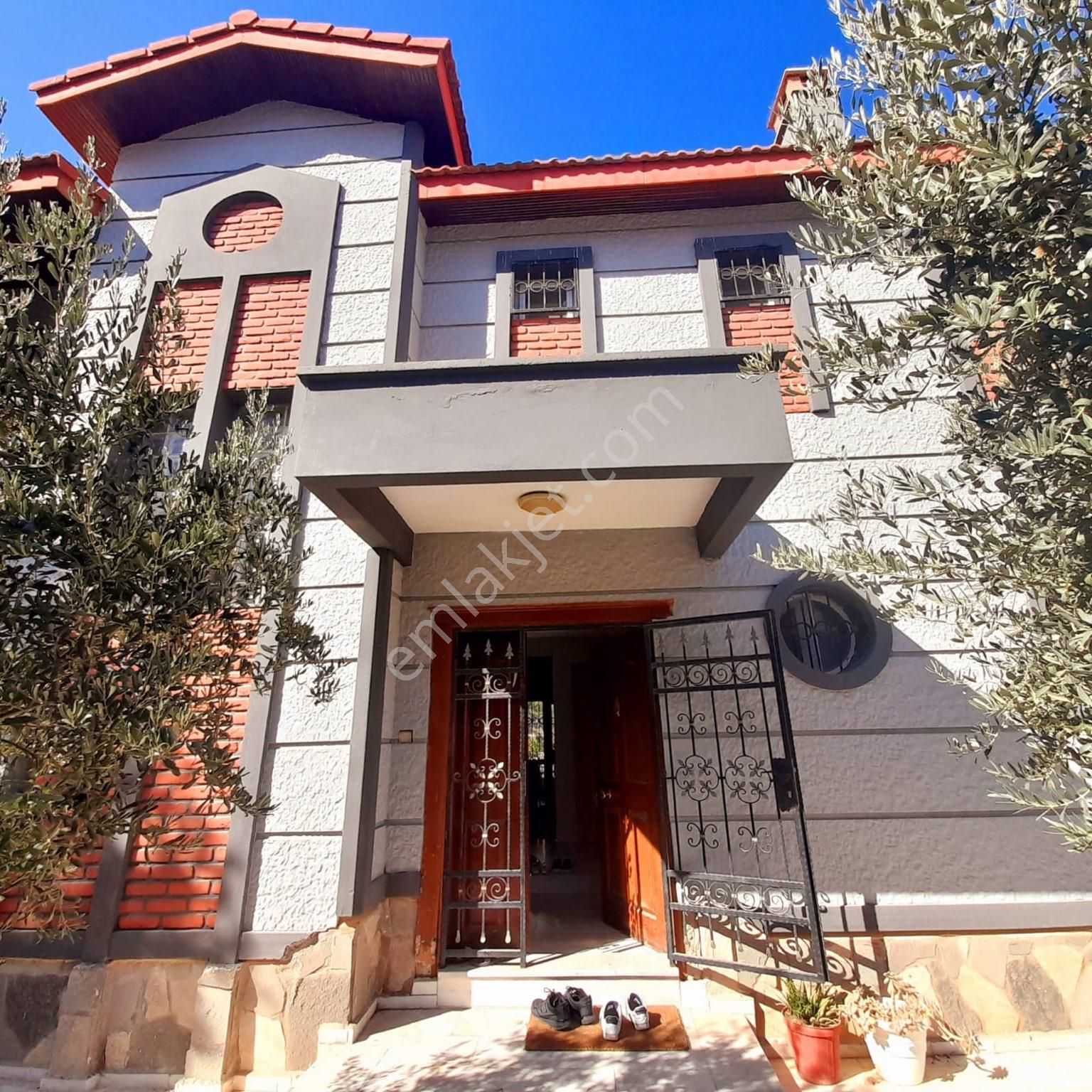 Acil Satılık Villakentte 750m2 Bahçe İçinde 250m2 Dubleks Villa - Görsel 22