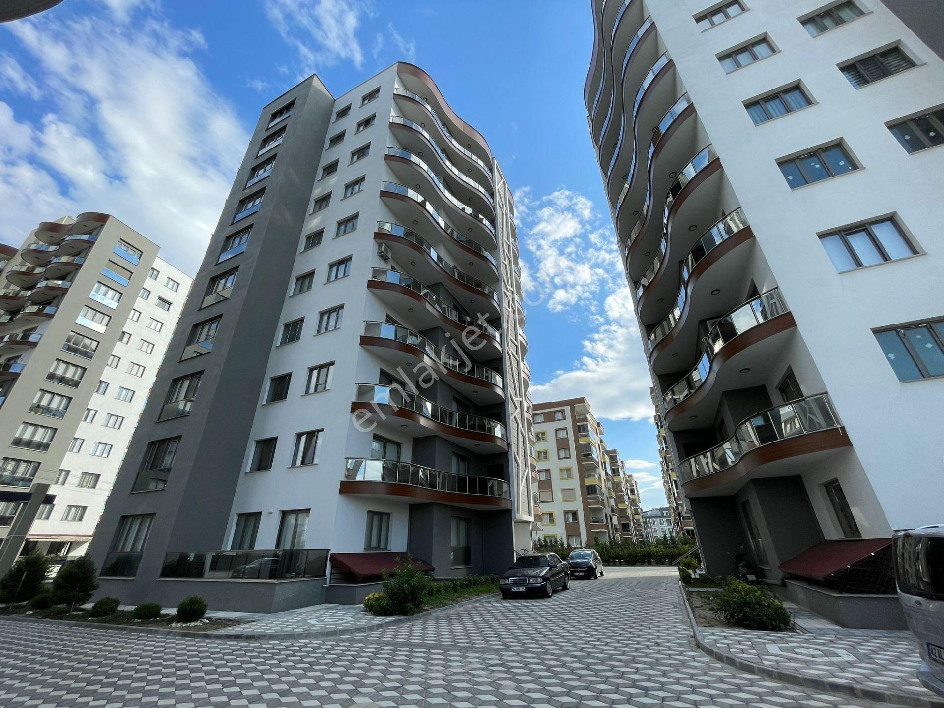 Akhisar Atatürk Satılık Daire  GÖLET 504 YAŞAM SİTESİNDE 3+1 SATILIK LÜKS DAİRE