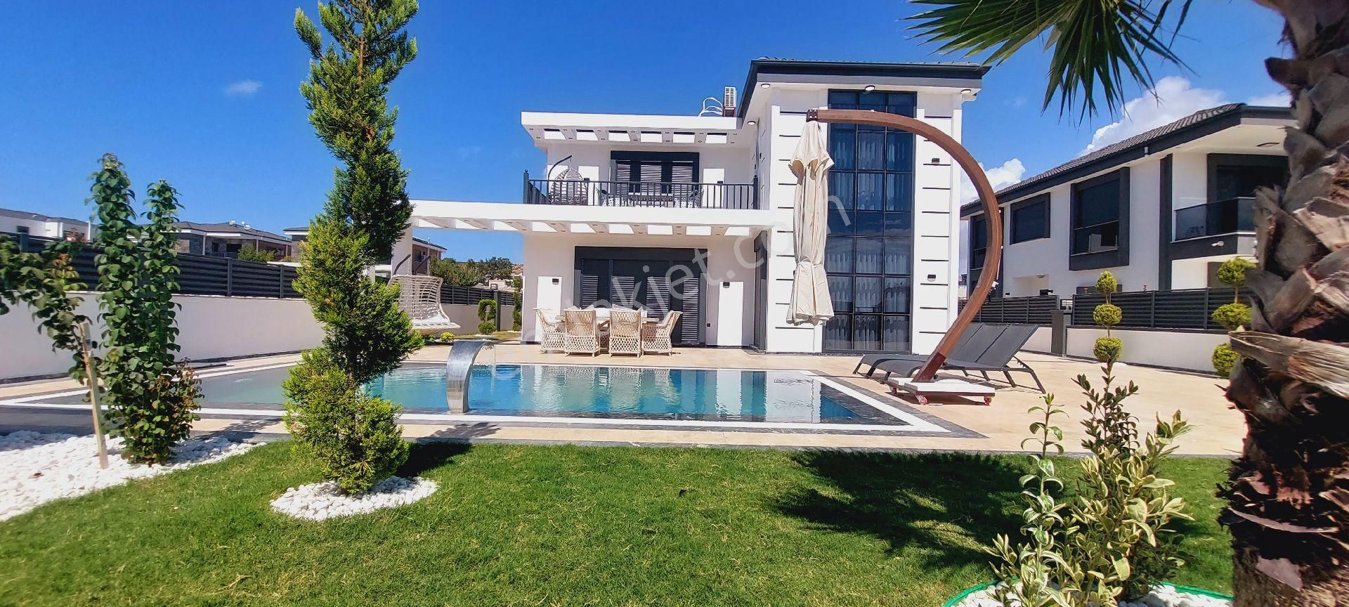 Didim Efeler Satılık Villa Sayan Emlak'tan Satılık Malikane 