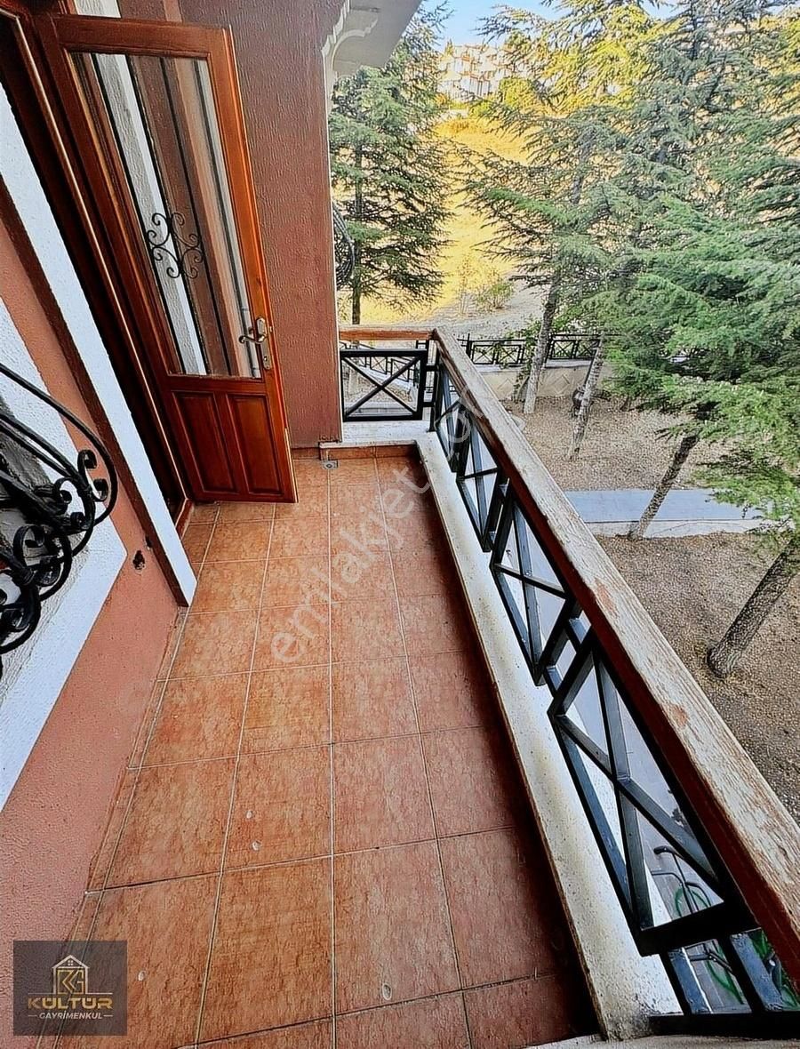 Çankaya Dodurga Kiralık Villa TÜRKKONUTTA SİTE İÇERİSİNDE GENİŞ BAHÇELİ KİRALIK 6+2 VİLLA