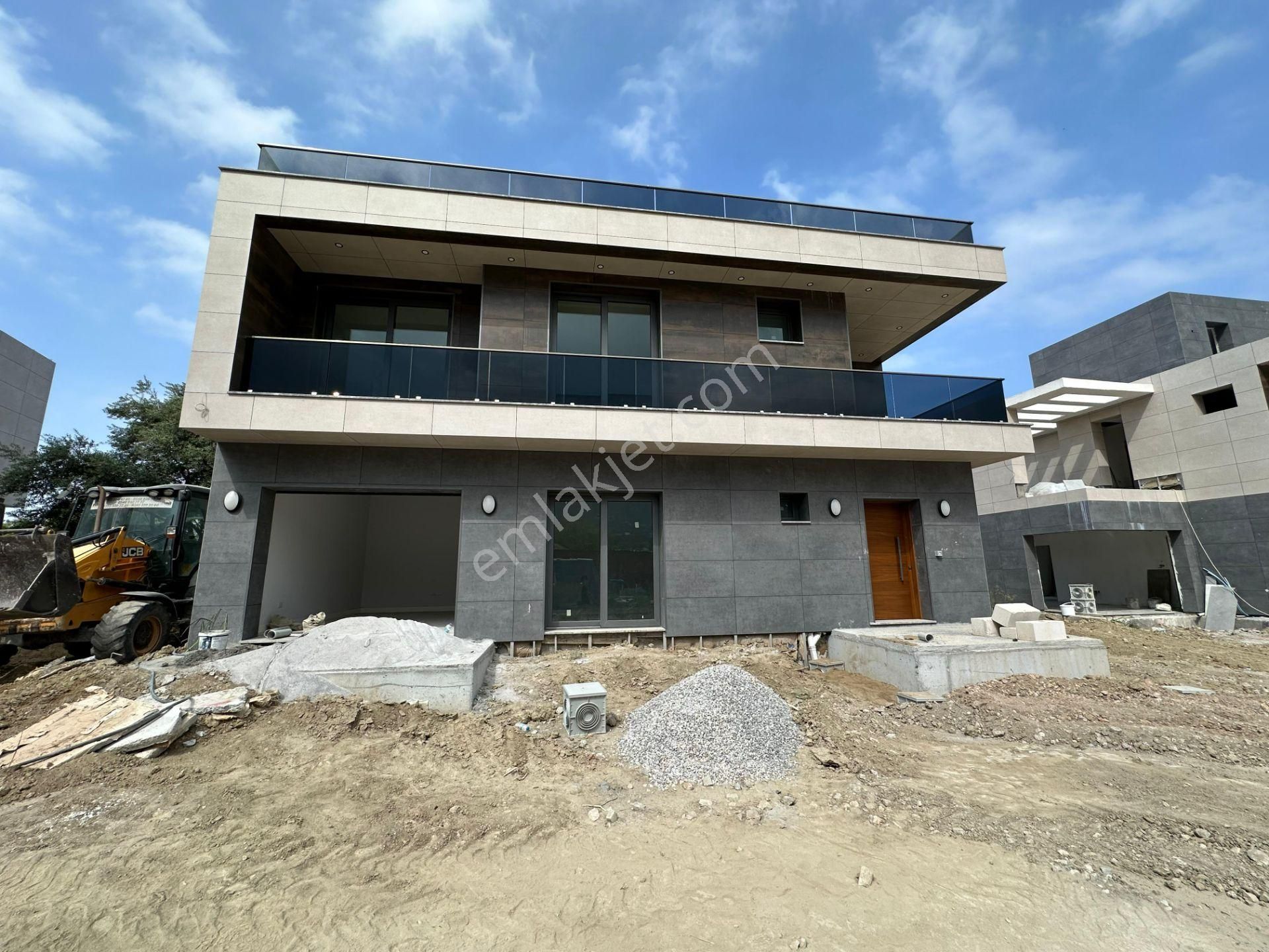 Girne Edremit Satılık Villa   GİRNE EDREMİT'TE ÖZEL HAVUZLU 4+1 SATILIK VİLLALAR !!