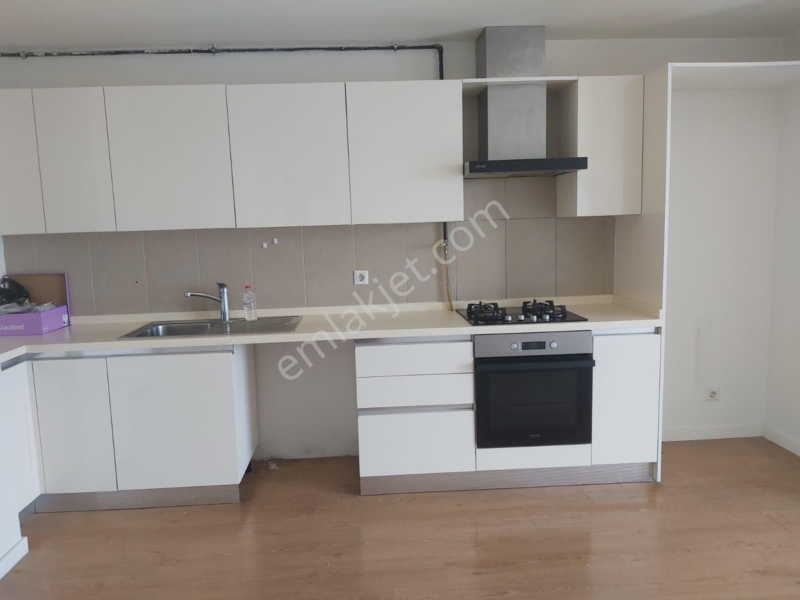 Esenyurt Zafer Satılık Daire  Hep İstanbul Sitesinde 2+1 Daire 125m2 Satılık Ara Kat