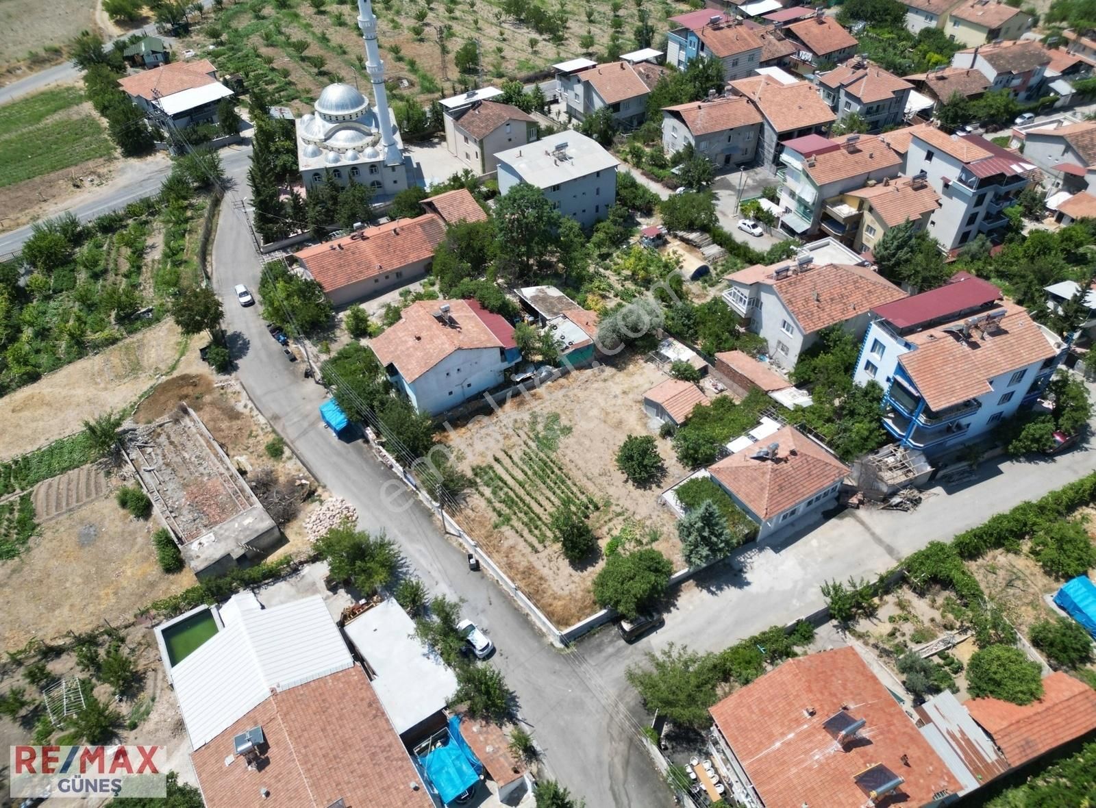 Battalgazi Bahçelievler Satılık Villa İmarlı Bahçelievler'de 3 Kata İmarlı 578 Metrekare Remax Güneş'ten Arsa