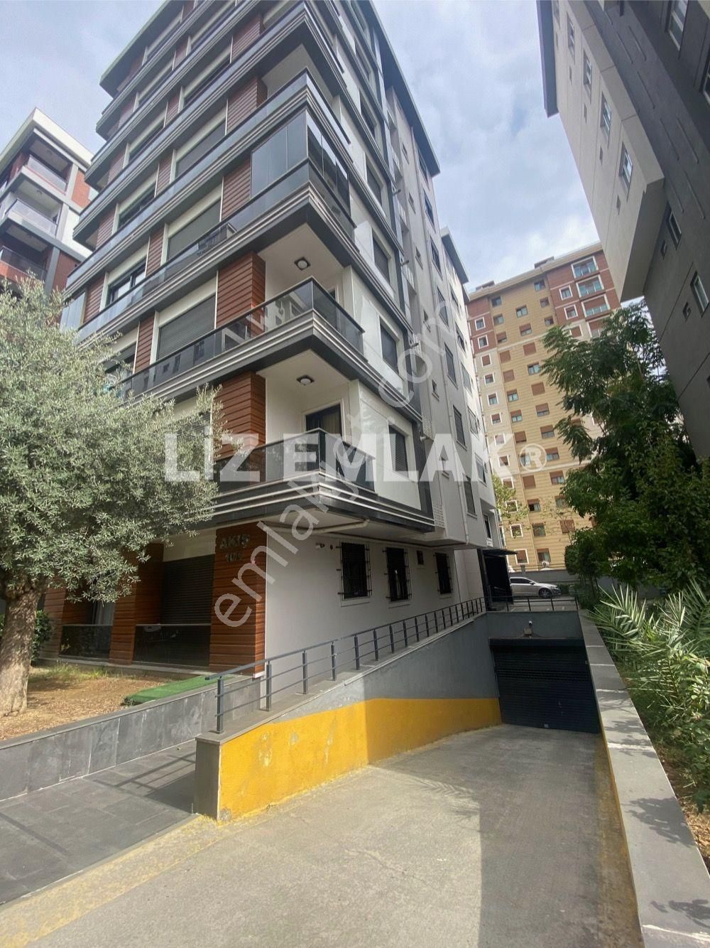 Kadıköy Göztepe Satılık Daire  ÖMERPAŞA AKIŞ SOKAKTA GENÇ BİNADA 2+1 FIRSAT DAİRE.