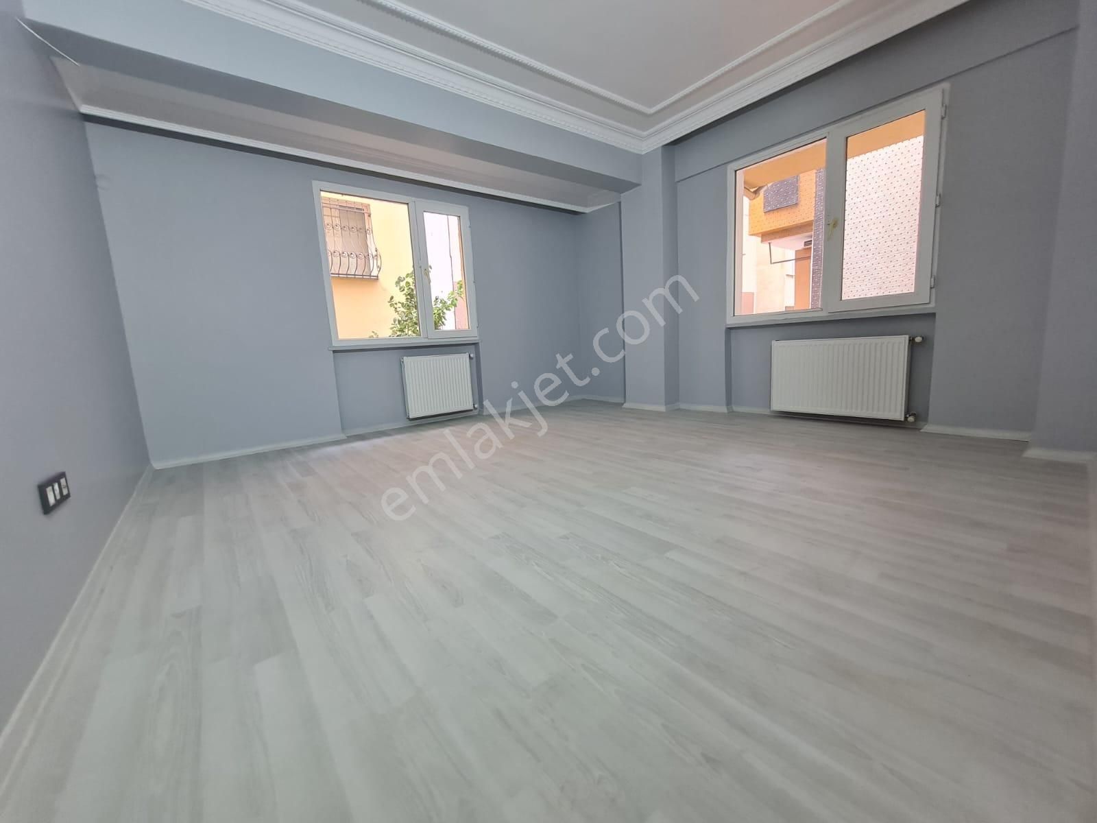 Bahçelievler Soğanlı Satılık Daire  BAHÇELİEVLER SOĞANLI MEYDAN YAKINI 2006 YAPIMI 3+1 SATILIK DAİRE