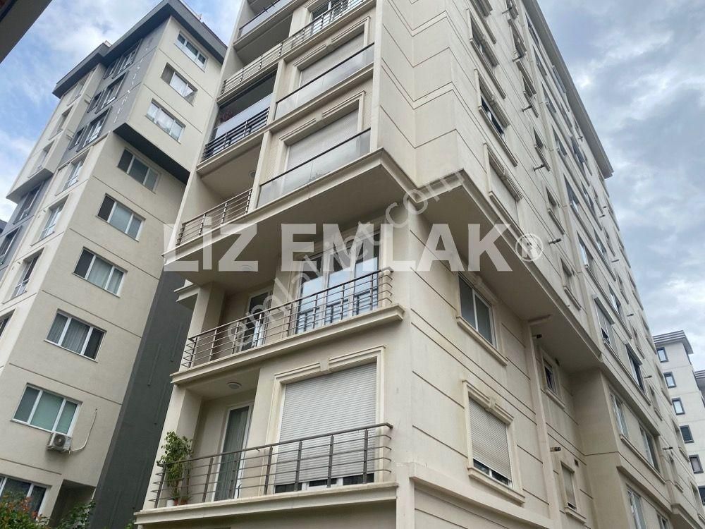 Kadıköy Göztepe Satılık Daire  AKIŞ SOKAKTA ÖMER PAŞA'YA YAKIN 90 M2 BALKONLU 3+1 DAİRE