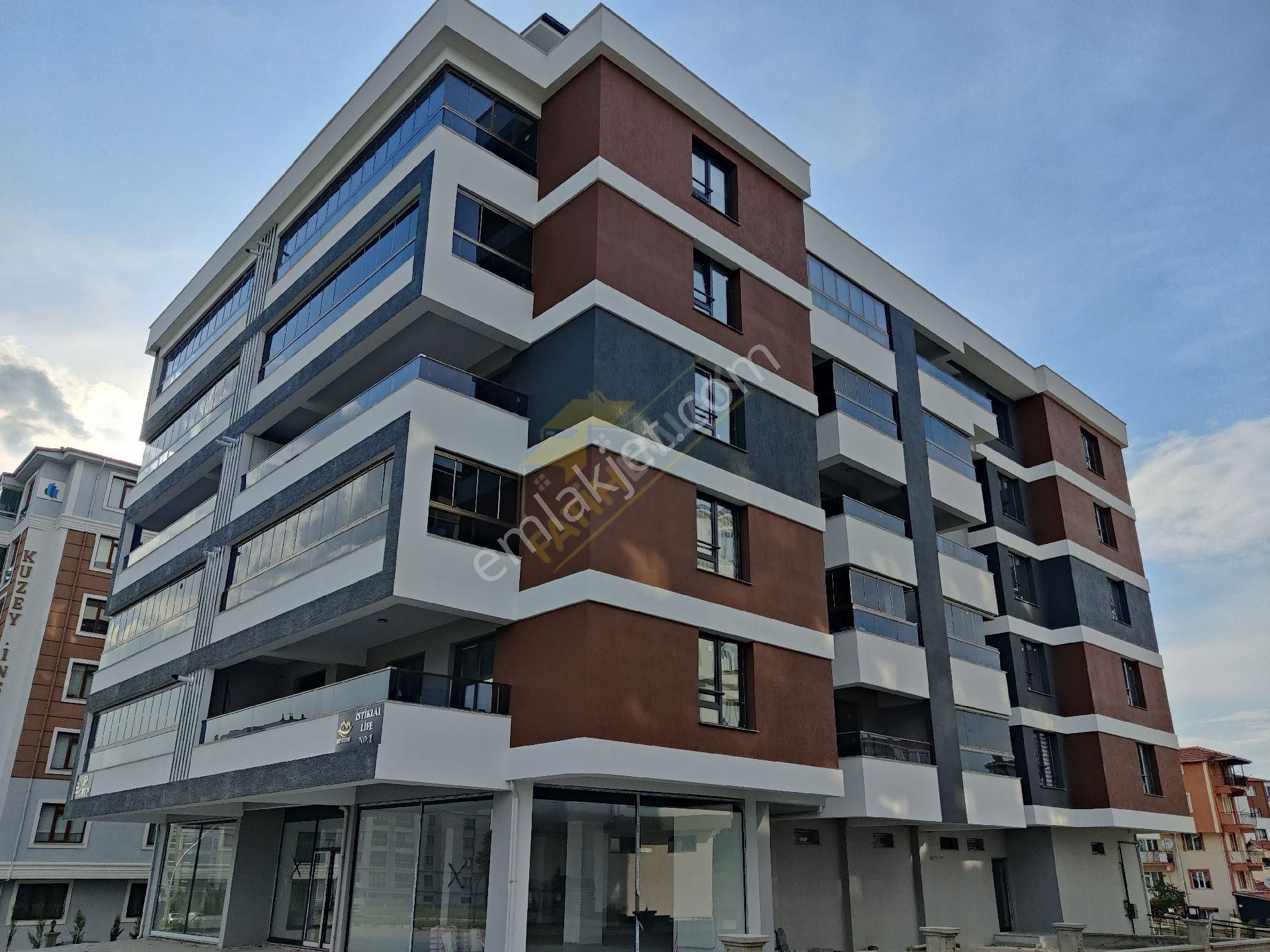 Uşak Merkez Fevzi Çakmak Satılık Daire ÇOCUK KENT PARK KARŞISINDA 3+1 ARA KAT 160 M² FULL DAİRE