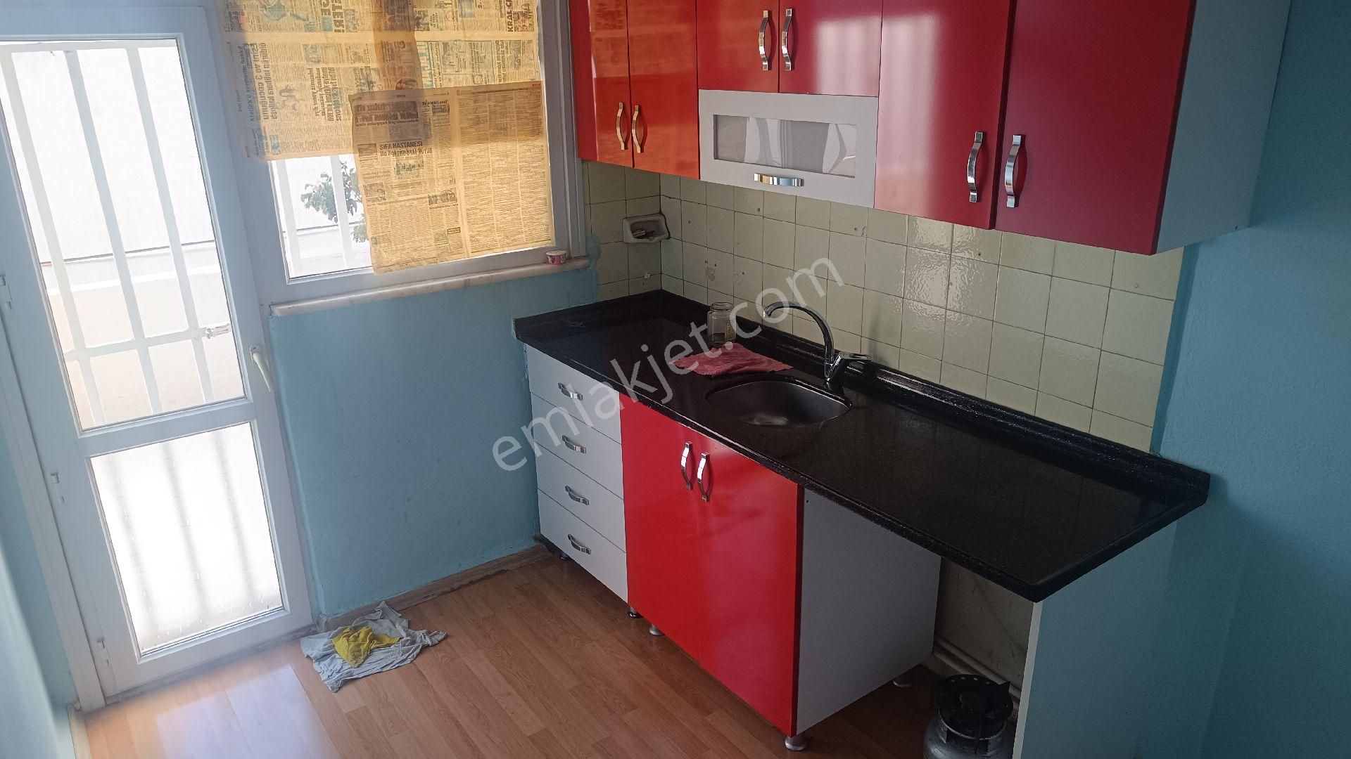 İstanbul Bayrampaşa Kiralık Daire kutu gibi daire , süper konumda 