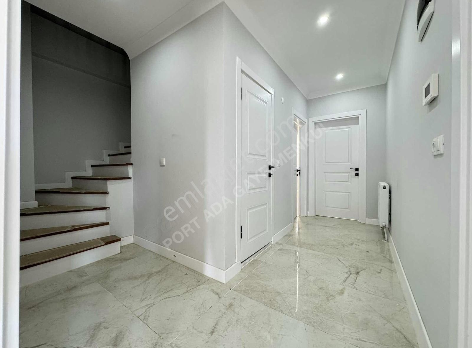 Darıca Cami Satılık Daire CAMİ MAHALLESİ DENİZ MANZARALI 5+1 230M² LÜKS SIFIR ÇATI DUBLEKS