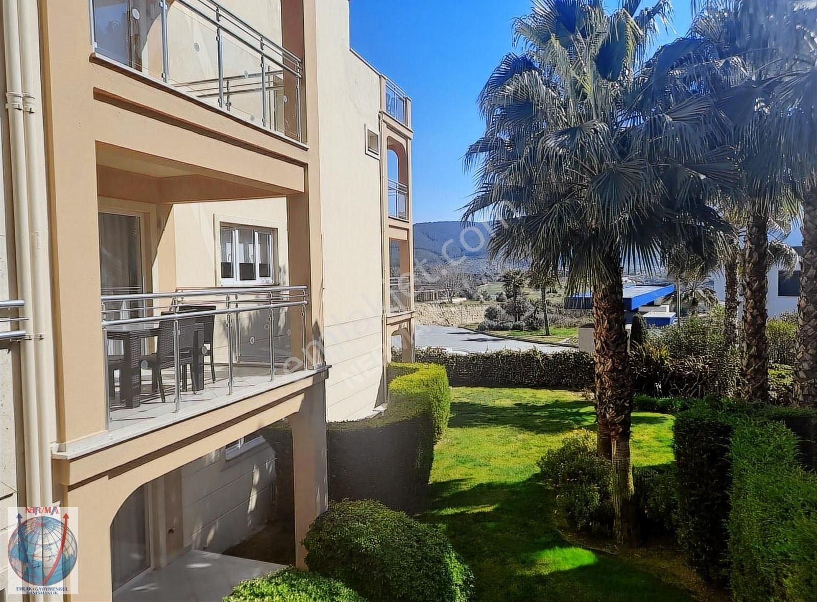 Kuşadası Turistik Tesis İçerisinde Muhteşem Jakuzili Çatıdubleks - Görsel 5