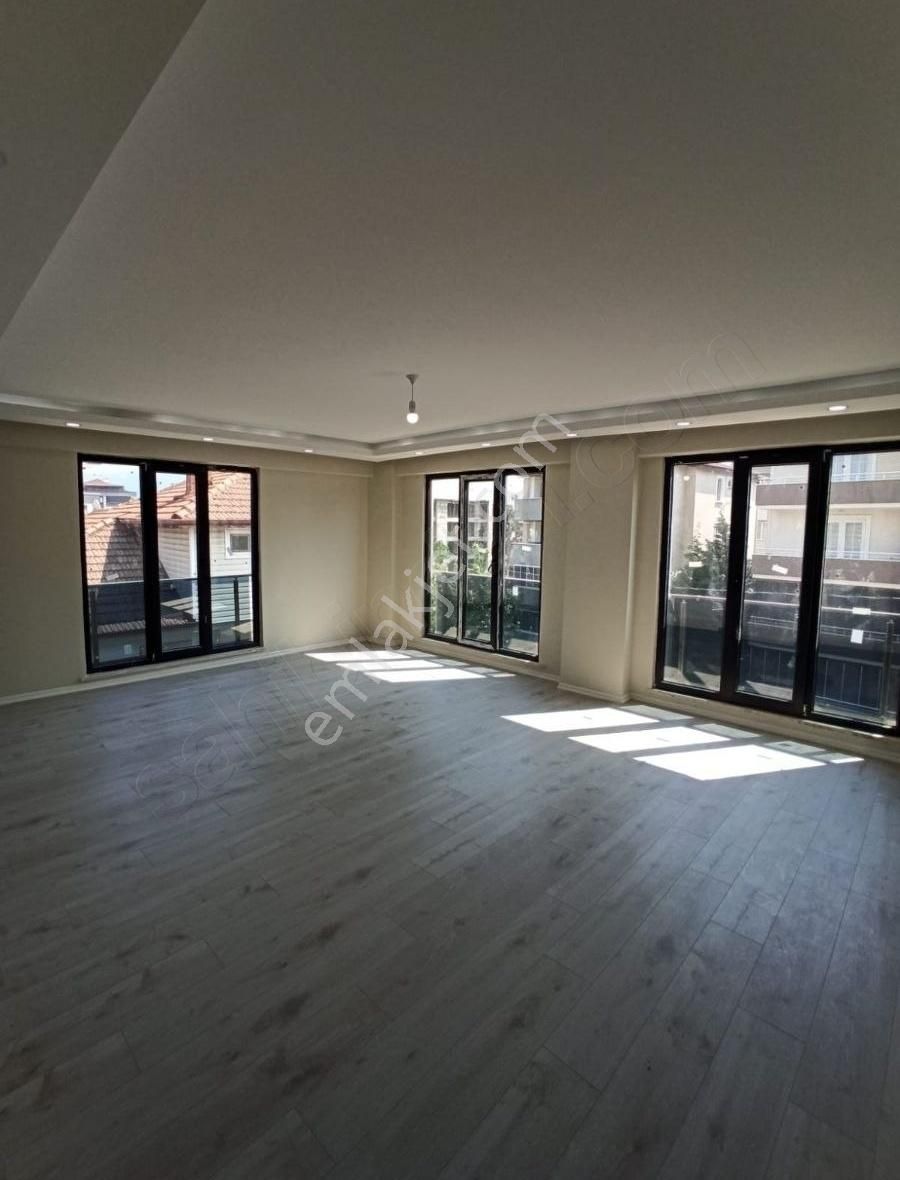 Hendek Yeni Satılık Daire HENDEK YENİ MH MERKEZDE 3+1 150 M2 ARAKAT DAİRE