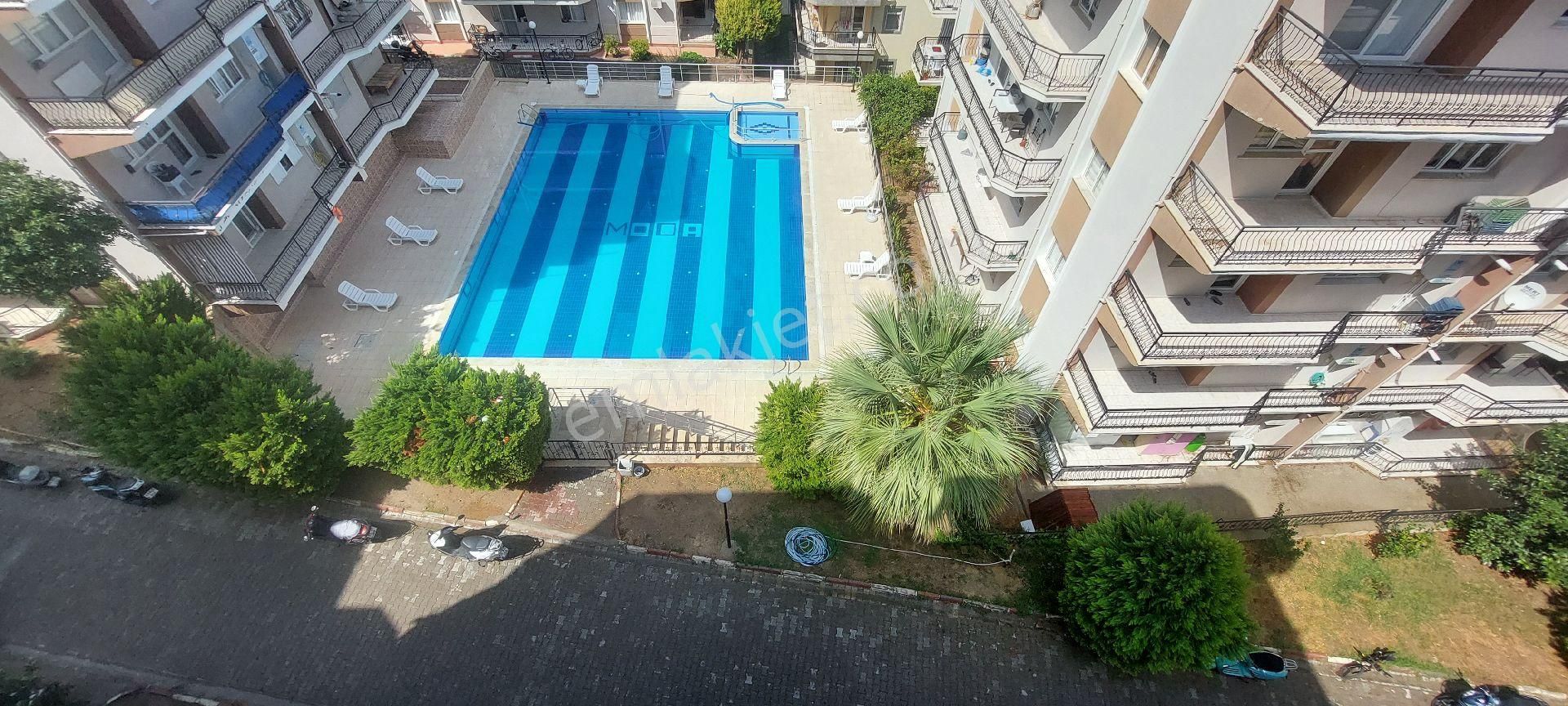 Kuşadası Ege Satılık Daire DENİZMANZARALI HAVUZLU SİTEDE 3+1 DAİRE