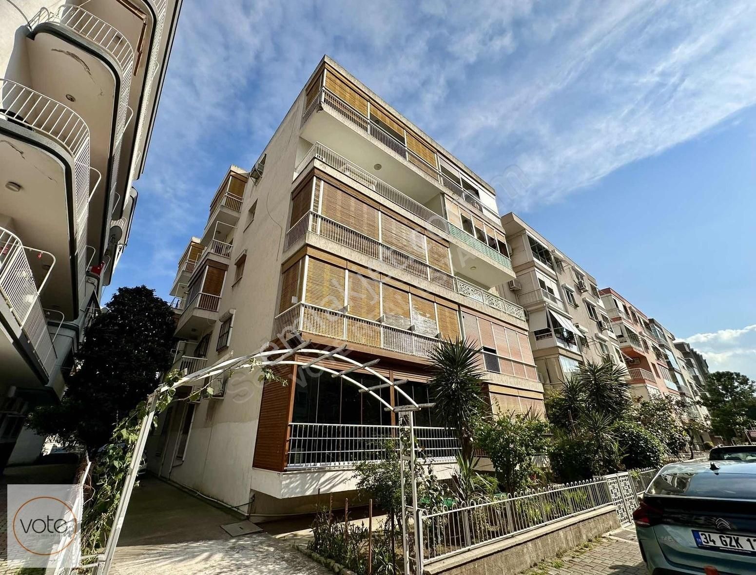 Karşıyaka Bostanlı Satılık Daire BOSTANLI'DA MUHTEŞEM KONUMDA, 3+1, 180M2 BAHÇELİ DAİRE!