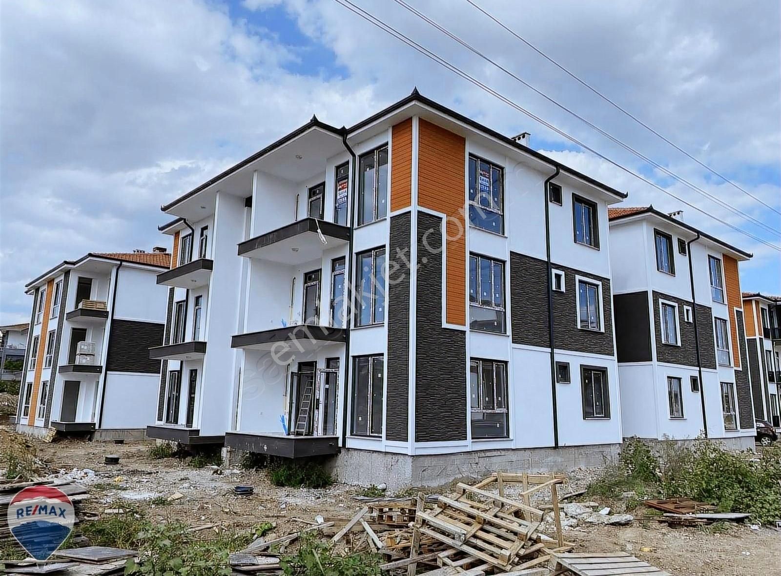 Arifiye Neviye Satılık Daire ÖMER İNAN'DAN NEVİYE'DE 2+1 100m2 SATILIK SIFIR KÖŞE DAİRE