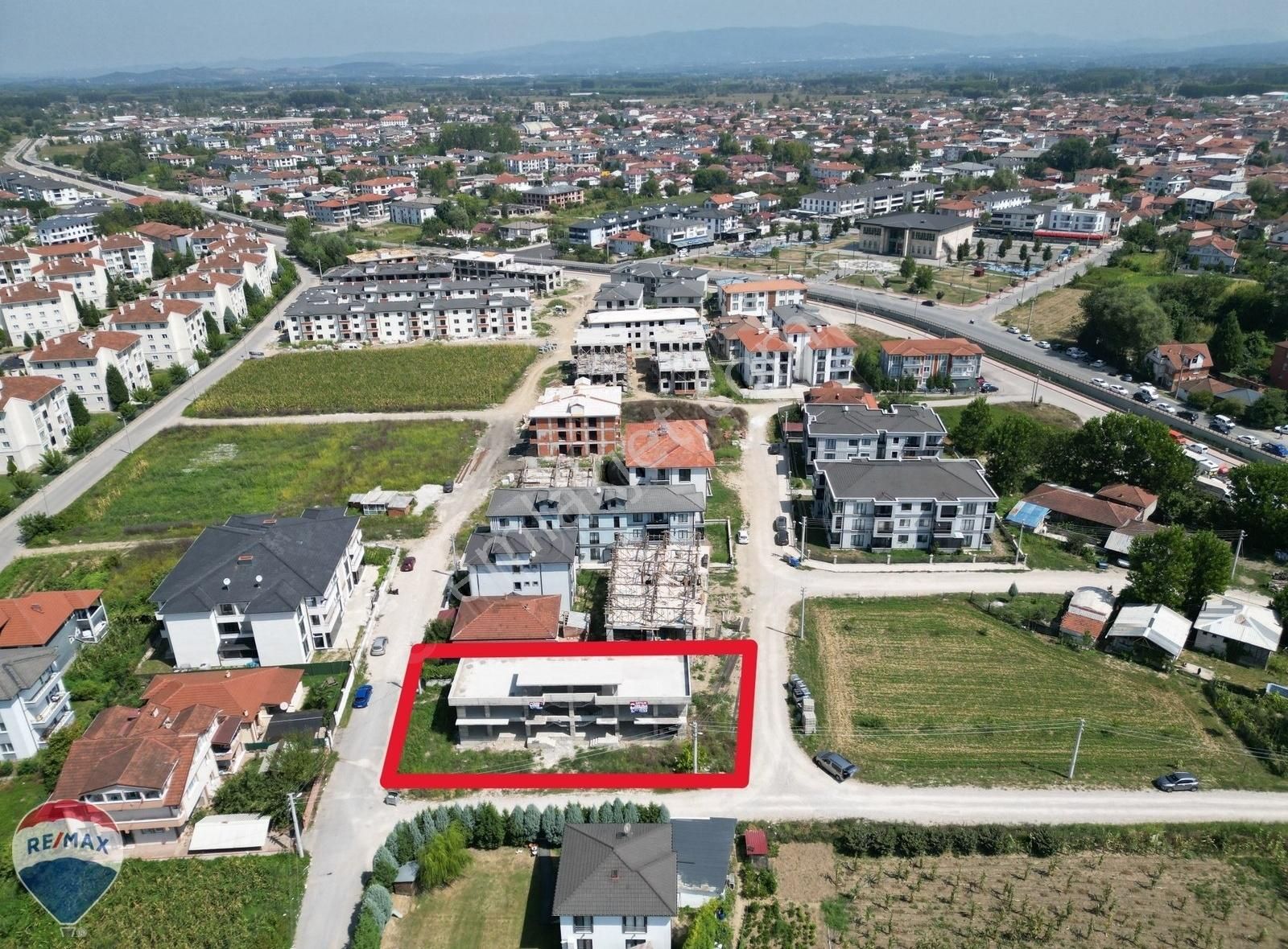 Akyazı Ömercikler Satılık Villa REMAX MAVİ'DEN ÖMERCİKLER MH'DE NATAMAM MÜSTAKİL 2 VİLLA