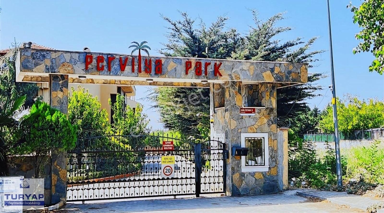 Büyükçekmece Celaliye Satılık Villa Celaliye de Pervilya Park sitesinde satılık Villa