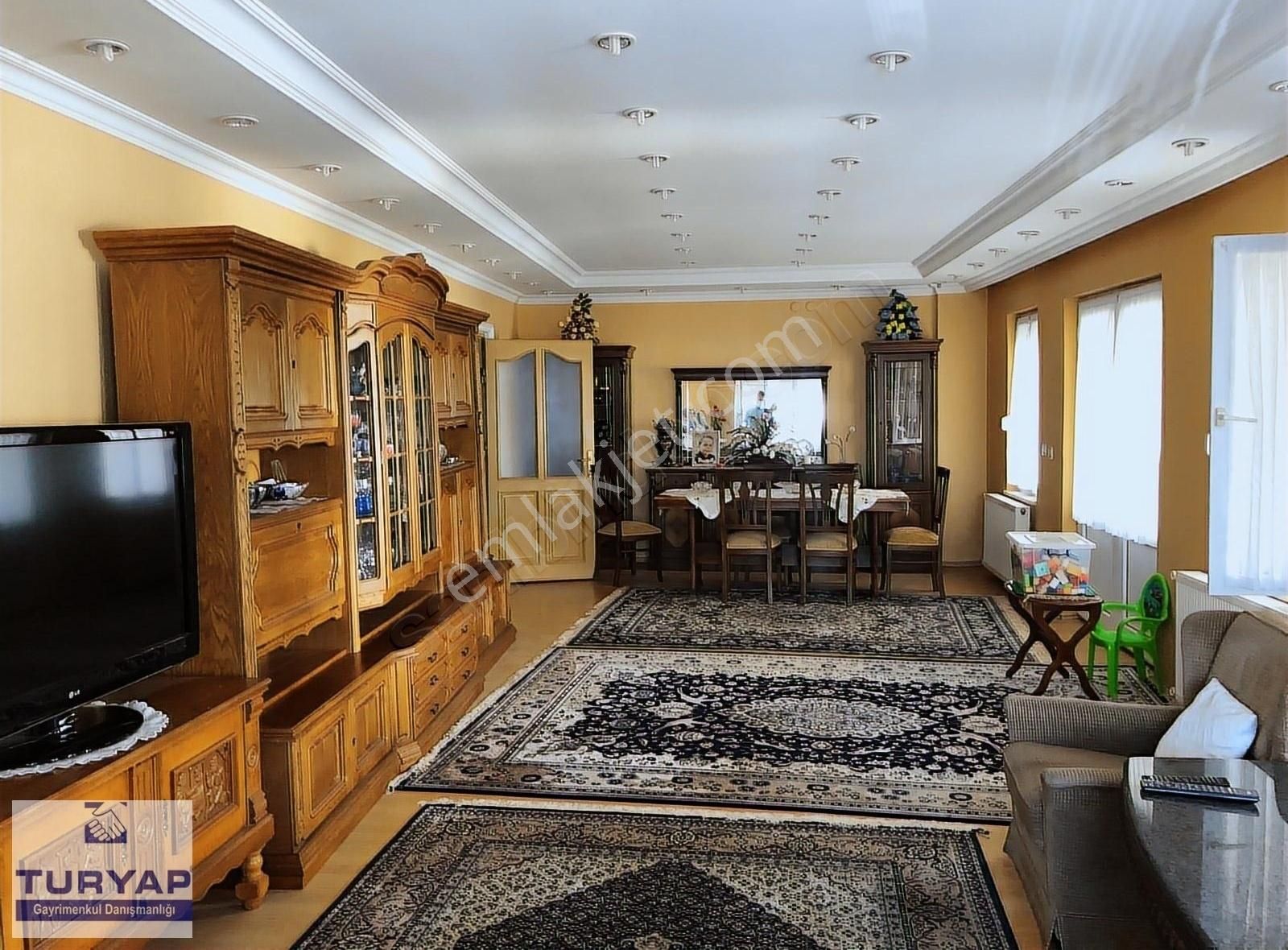 Silivri Klassis Bölgesinde Özel Yapım Satılık Villa-malikane - Görsel 2