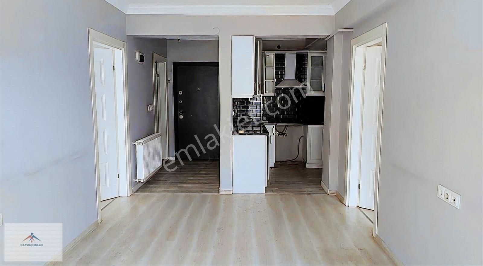 Akyazı Ömercikler Kiralık Daire Çarşı Merkezde 2+0 Oda Memura Kiralık Daire