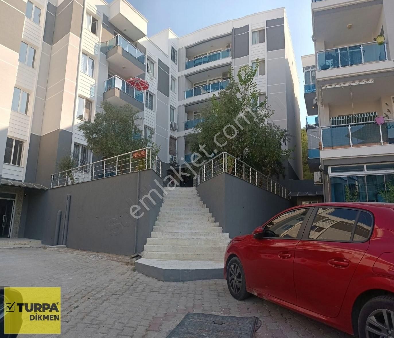 Balçova Teleferik Satılık Daire TELEFERİK MAHALLESİNDE SATILIK DAİRE