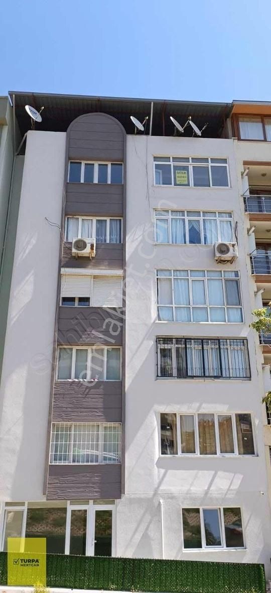 Karabağlar Vatan Satılık Daire VATAN MAHALLESİNDE SATILIK 3+1 DOĞALGAZLI DAİRE