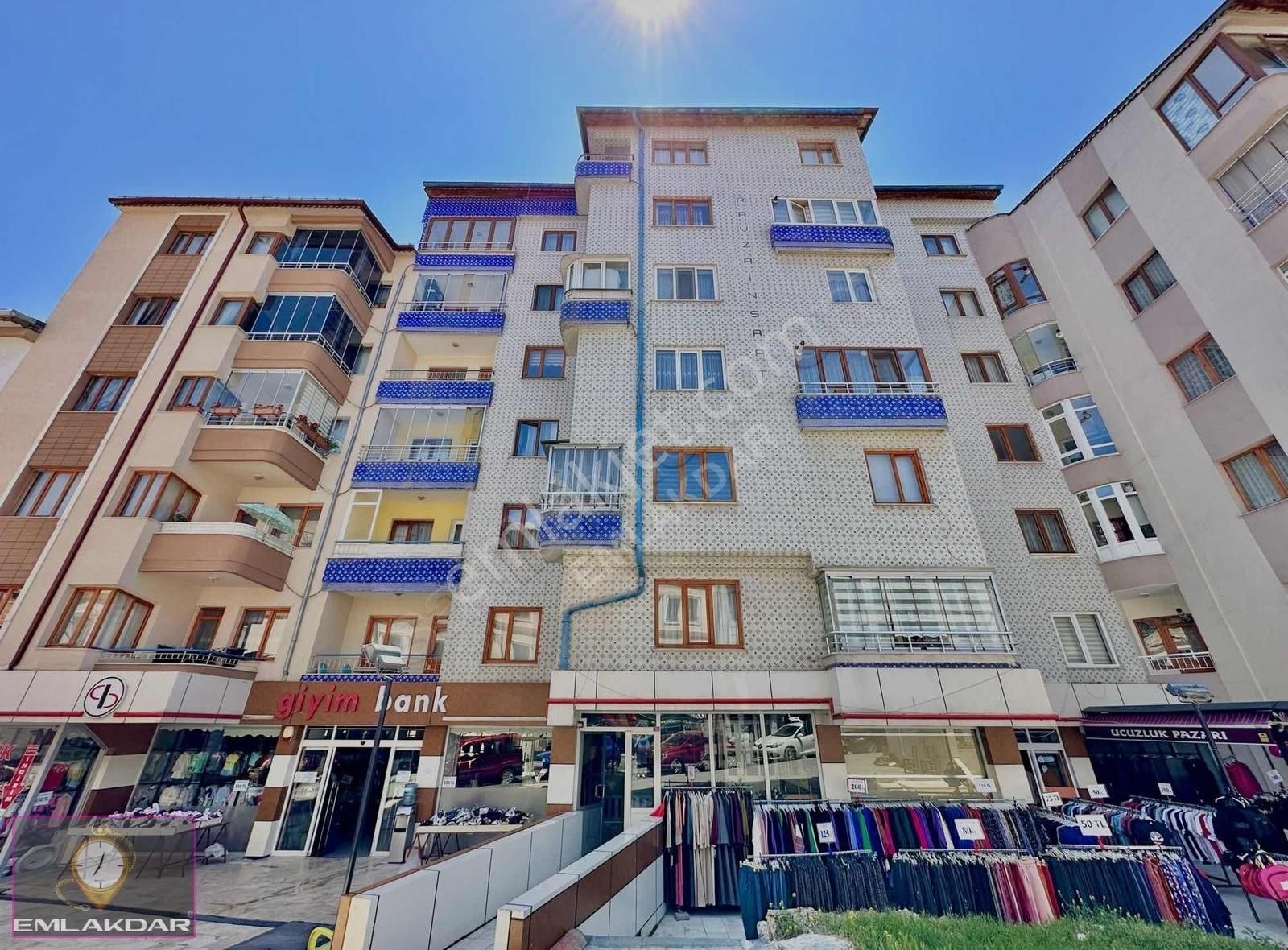 Sivas Merkez Cami-İ Kebir Kiralık Daire ꧁EMLAKDAR꧂( (ŞEHRİN MERKEZİNDE) ) 4+1 ARA KAT 149m² DAİRE