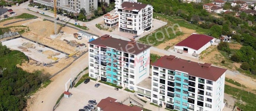 İzmit Çayırköy Satılık Daire GÖL ve ŞEHİR MANZARALI İZMİT ÇAYIRKÖY SİTE İÇERİSİ SATILIK DAİRE