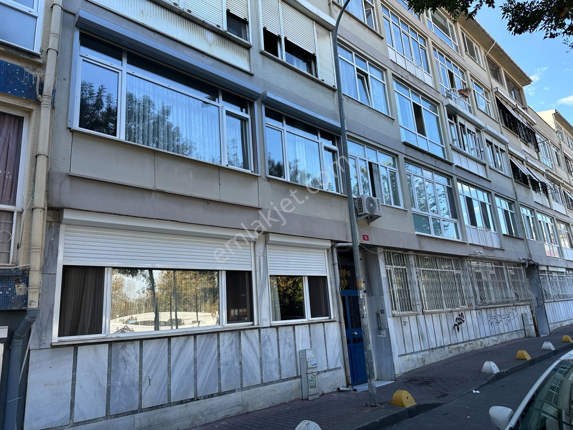 Kadıköy Osmanağa Kiralık Daire  Yankı'dan Kadıköy kuşdili Cd.Yakın 3+1 Kısmen Eşyalı 120m2 Daire