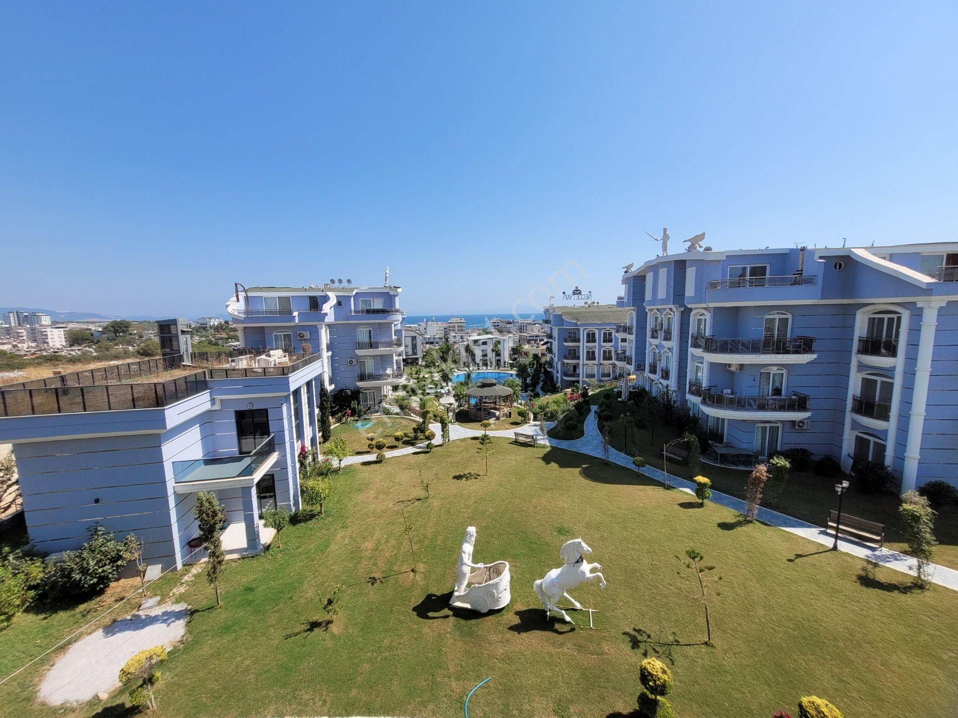 Didim Altınkumda Yeşil Ve Geniş Havuzlu Lüks Sitede 3+1 Dubleks - Görsel 23