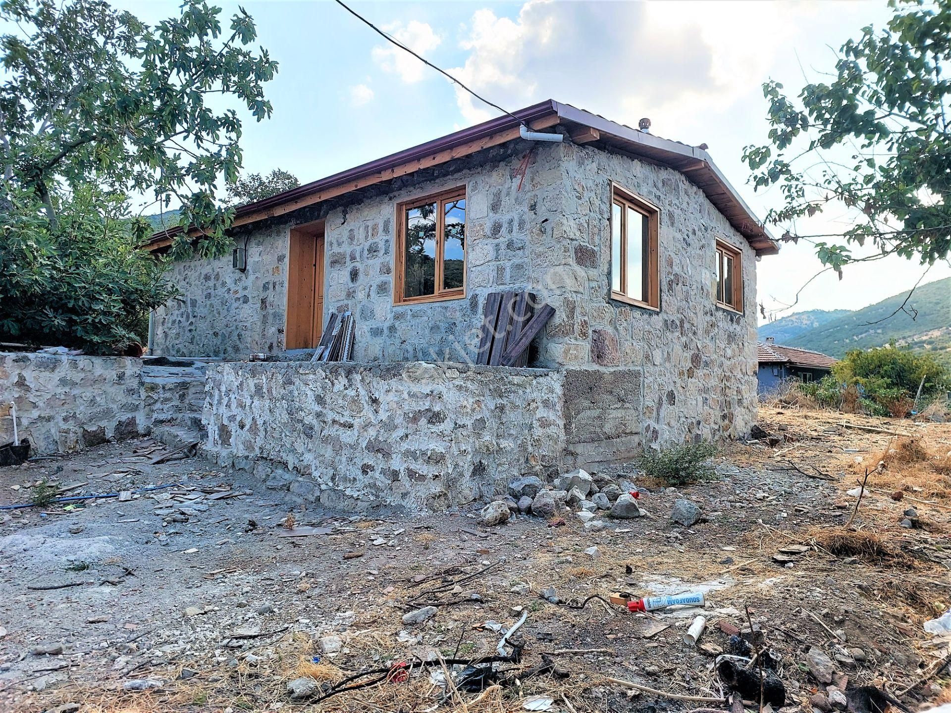 El/ya Ataköyde Köy İçerisinde 4288 M2 Arsa Taş Ev Yetişmiş Ağaç - Görsel 2