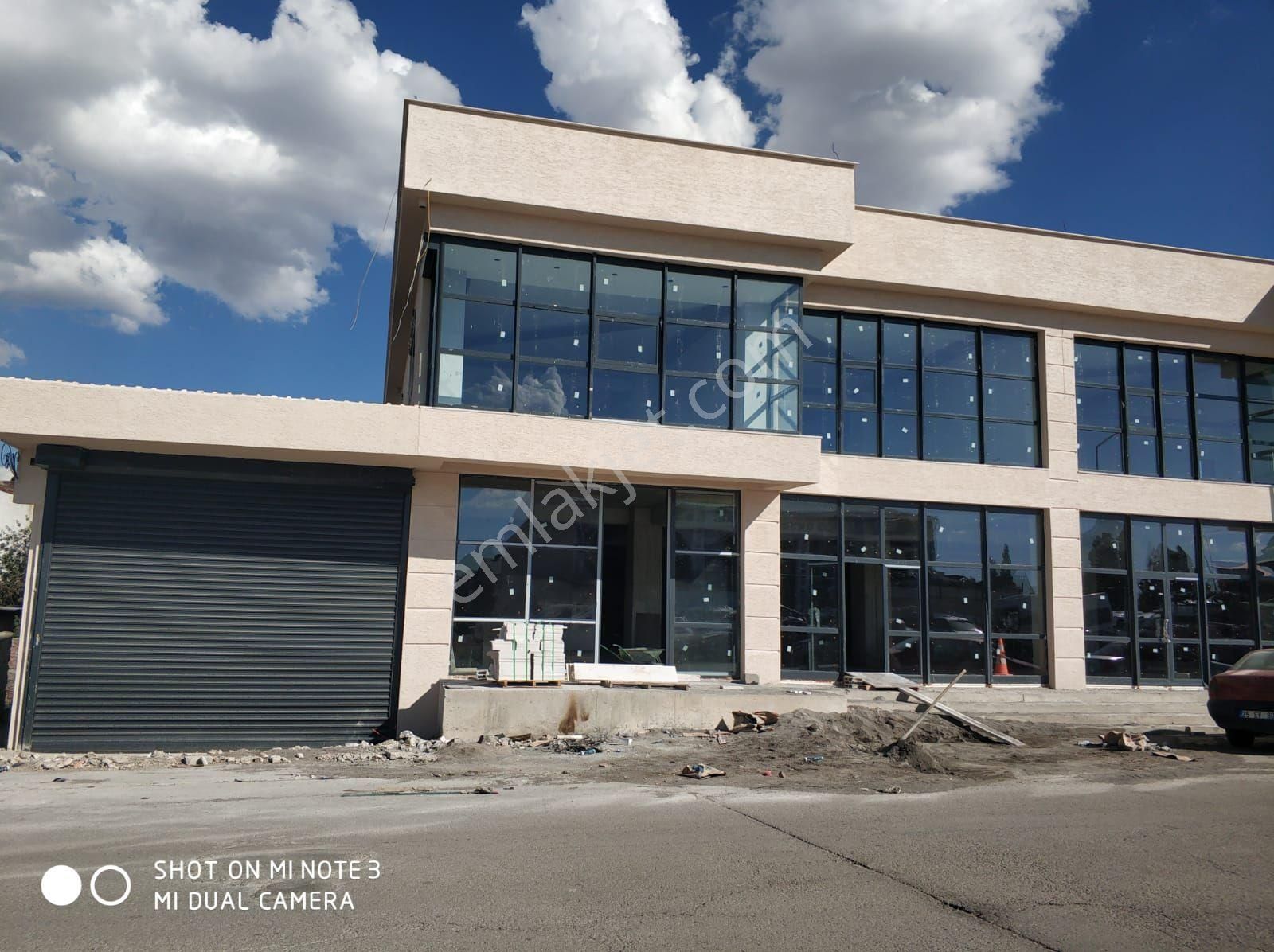 Oto Sanayide Plazada Satılık 1570m2 Sıfır İşyeri - Görsel 2