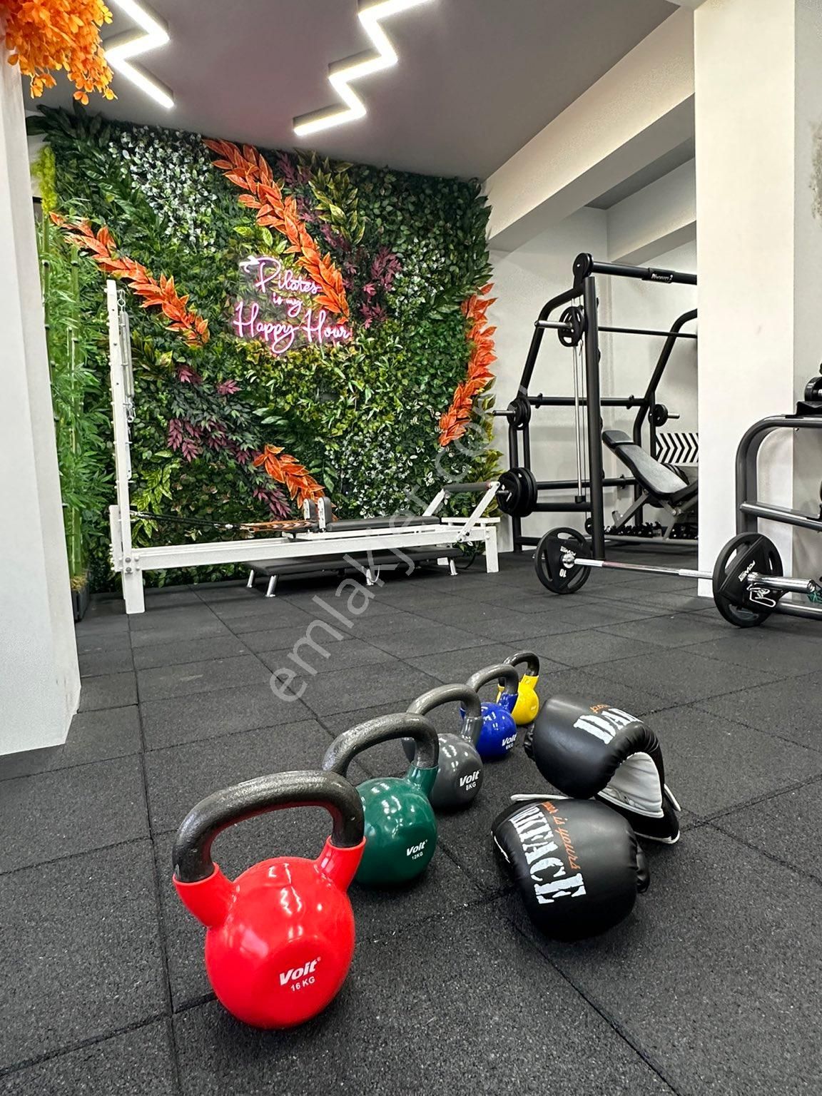 Bayraklı Mansuroğlu Devren Genel Spor Stüdyosu Devren Kiralık.