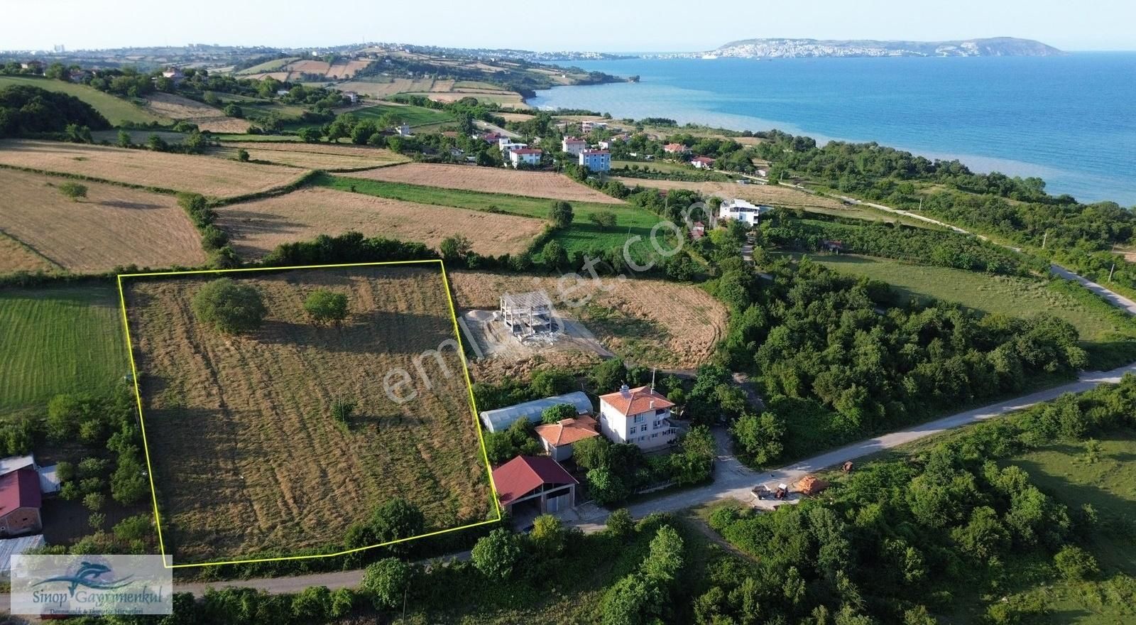 Sinop Merkez Çiftlik Köyü (Agcelli) Satılık Konut İmarlı Sinop Çiftlik Köyde Deniz Manz. Satılık Tarla !!