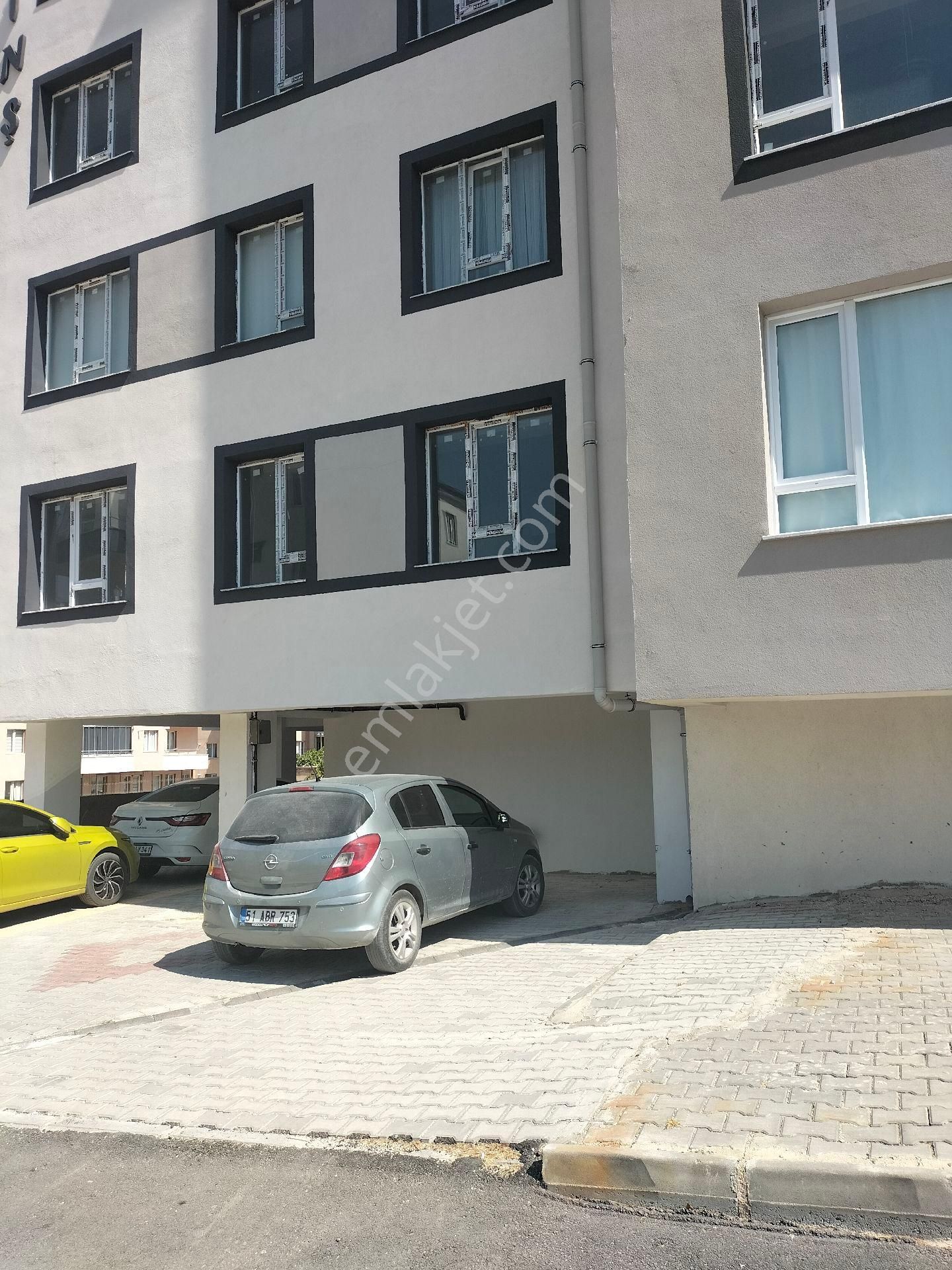 Niğde Merkez İlhanlı Satılık Daire GÜRBÜZ GAYRİMENKUL EMLAK'TAN ÇARŞAMBA PAZARI YAKINI SATILIK DAİRE