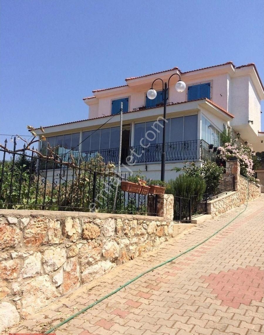 Çeşme Germiyan Satılık Villa Germiyanda eşsiz özel yapılmış villa