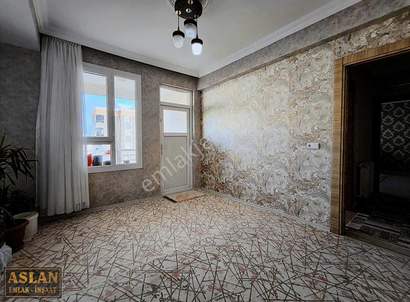 Karaköprü Seyrantepe Satılık Daire SALİH ASLANDAN SEYRANTEPEDE ACİLL 4 ODA FULL YAPILI DAİRE