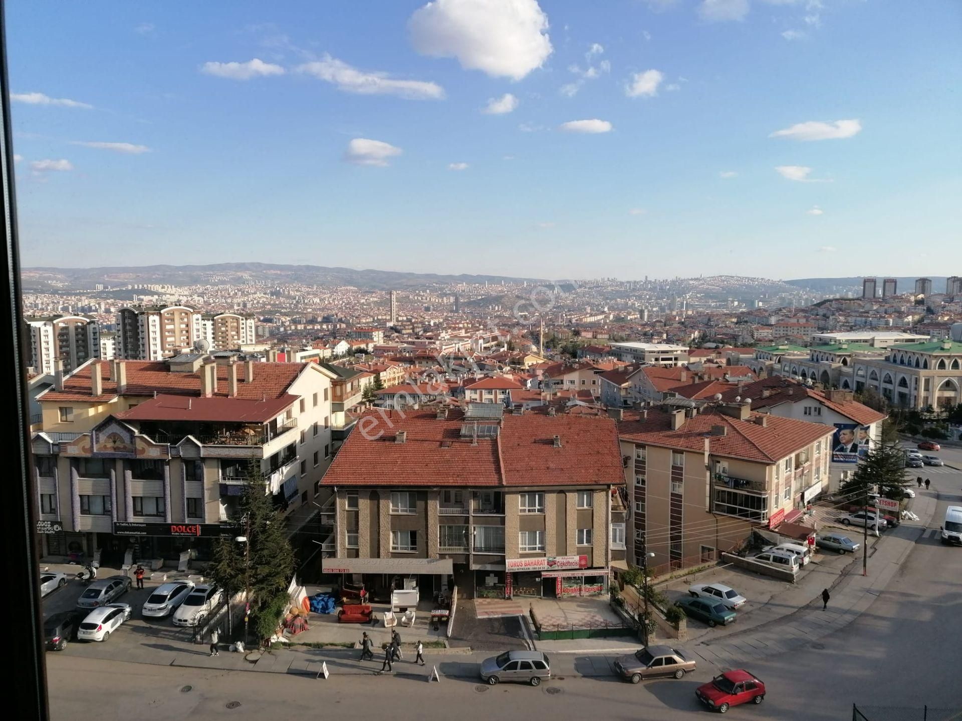 Keçiören Ufuktepe Satılık Daire  UFUKTEPEDE CADDE ÜZERİ ANKARA MANZARALI KİLERLİ GENİŞ SATILIK DAİRE