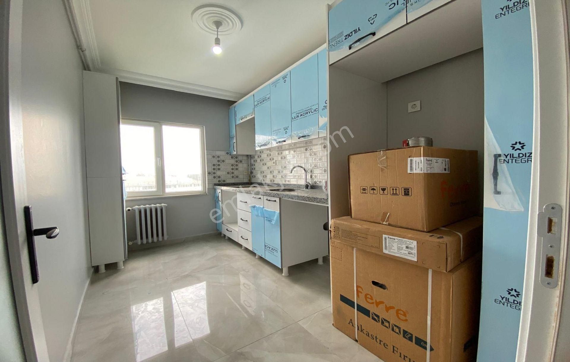 Başakşehir Başakşehir Satılık Daire  BAŞAKŞEHİR 1.ETAP 2+1 METRO YANI İÇİ SIFIR YAPILI SATILIK DAİRE