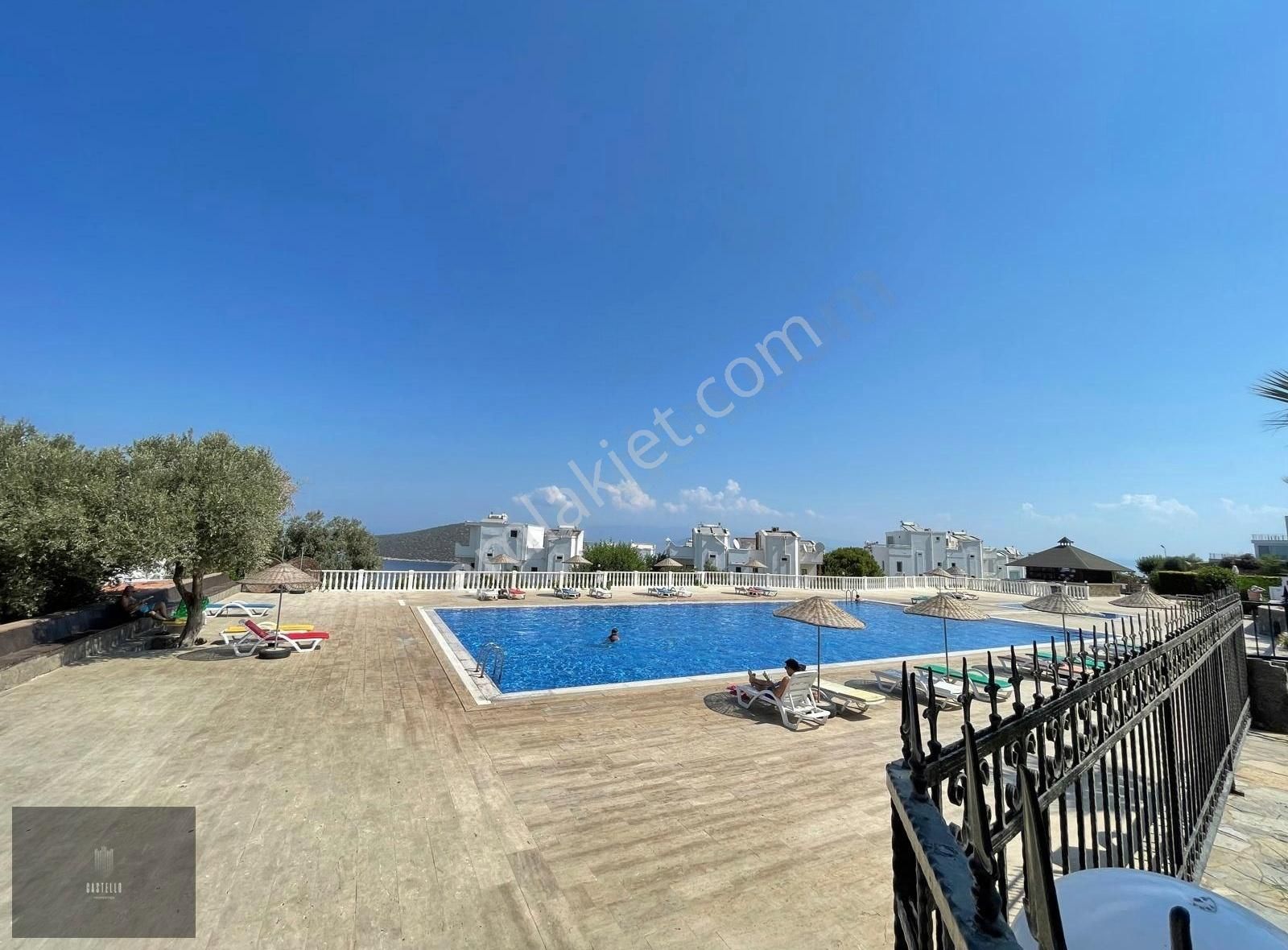 Bodrum Türkbükü'nde Özel Plajlı Tadilatlı Satılık İkiz Villa - Görsel 20