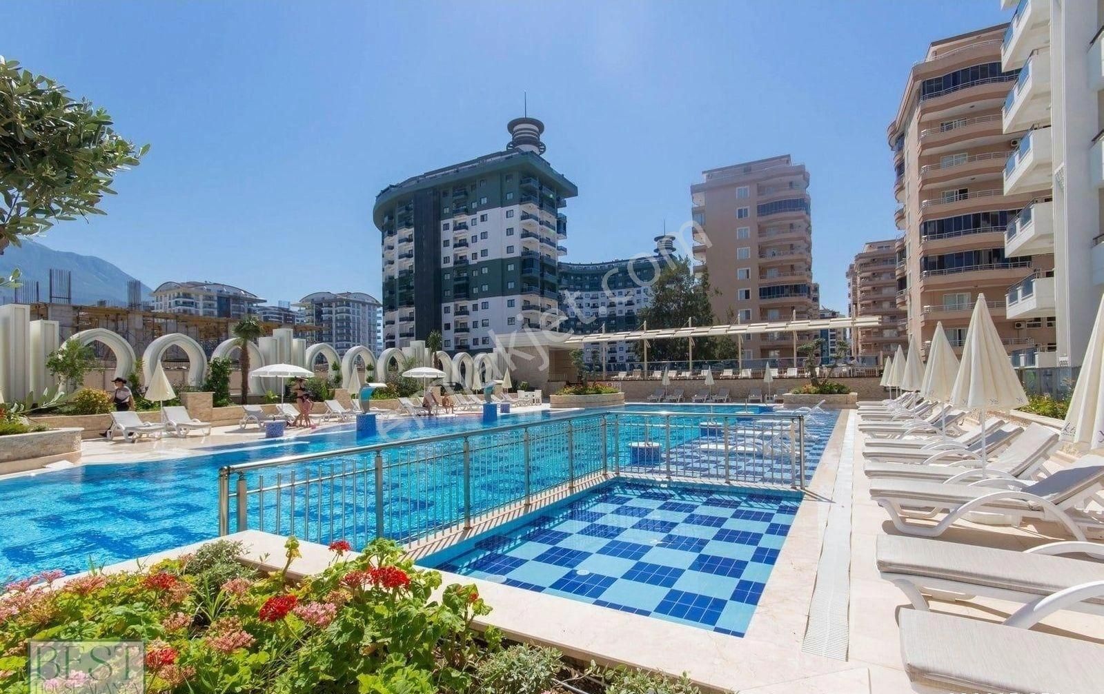 Alanya Mahmutlar Satılık Daire 1+1 MAHMUTLAR IN A LUXURY COMPLEX YEKTA TRADE