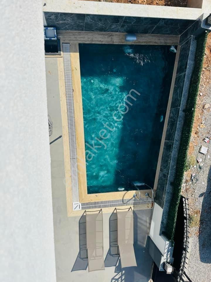 Didim Efeler Mahallesi Tam Müstakil Havuzlu Otoparklı Lüks Villa - Görsel 4