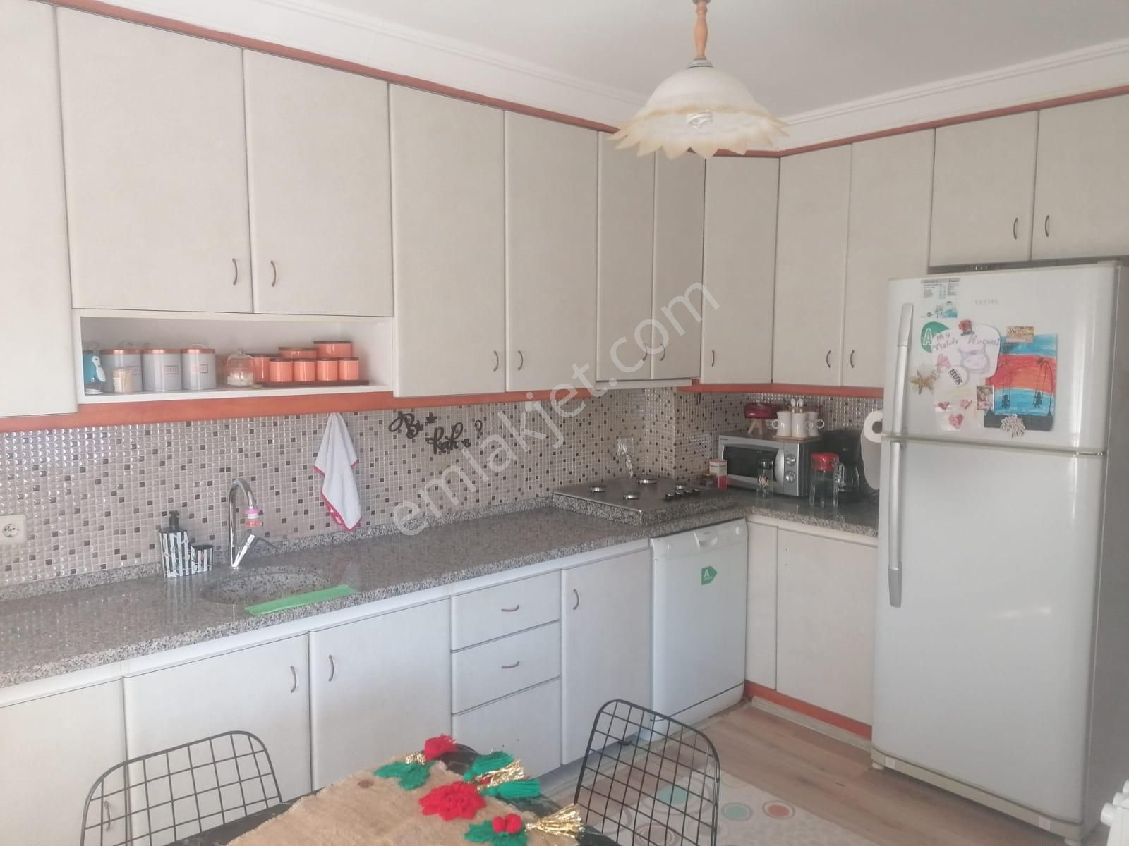 Salihli Zafer Satılık Daire  YAŞAR EMLAKTAN SATILIK  DAİRE