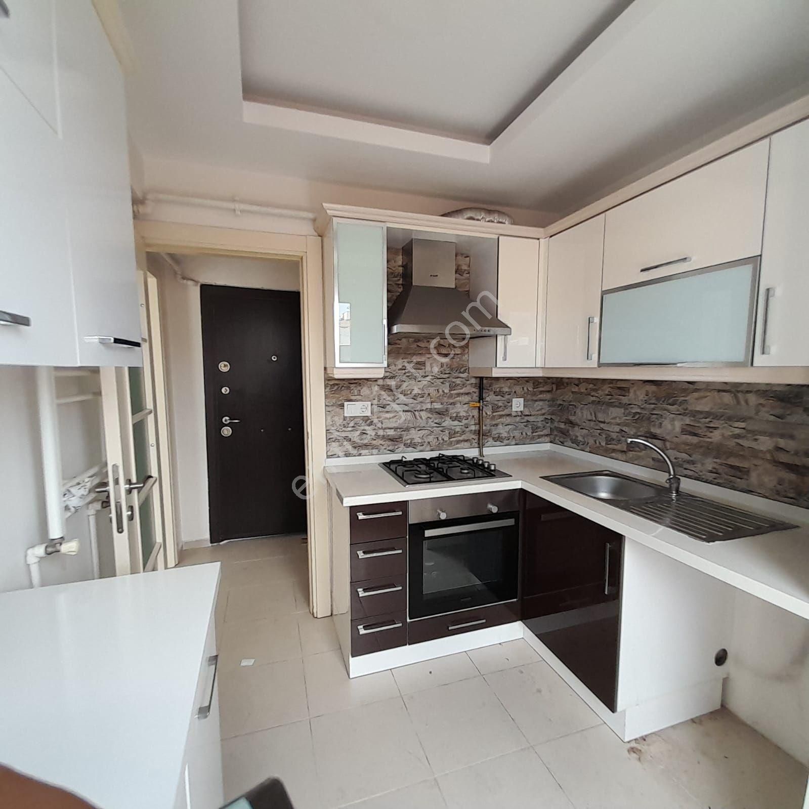 Konak Zafertepe Kiralık Daire Eşrefpaşa caddesi'ne yakın yeni bina 3+1 kiralık daire