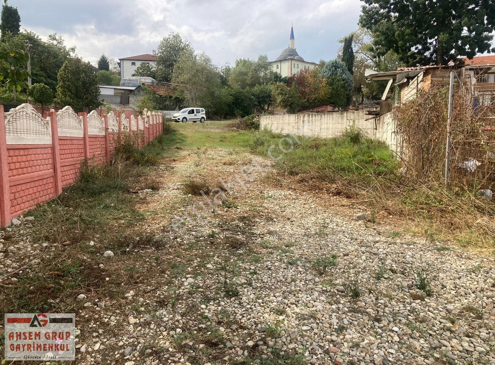 Arifiye Neviye Satılık Konut İmarlı NEVİYE MAHALLESİNDE KONUT İMARLI 650 m2 YOL KENARI ARSA