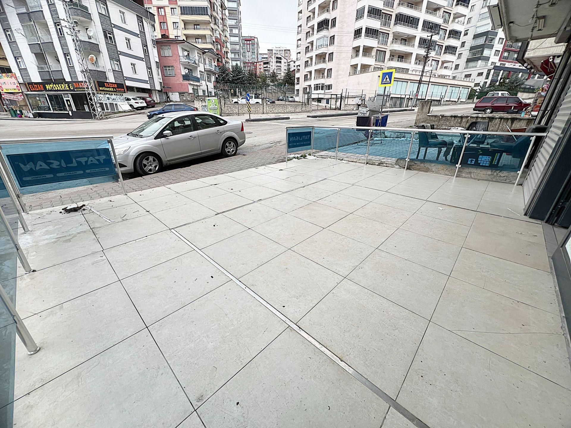 Cihandan Bademli Göğbekte Cadde Cepheli Fırsat 140m2 Dükkan