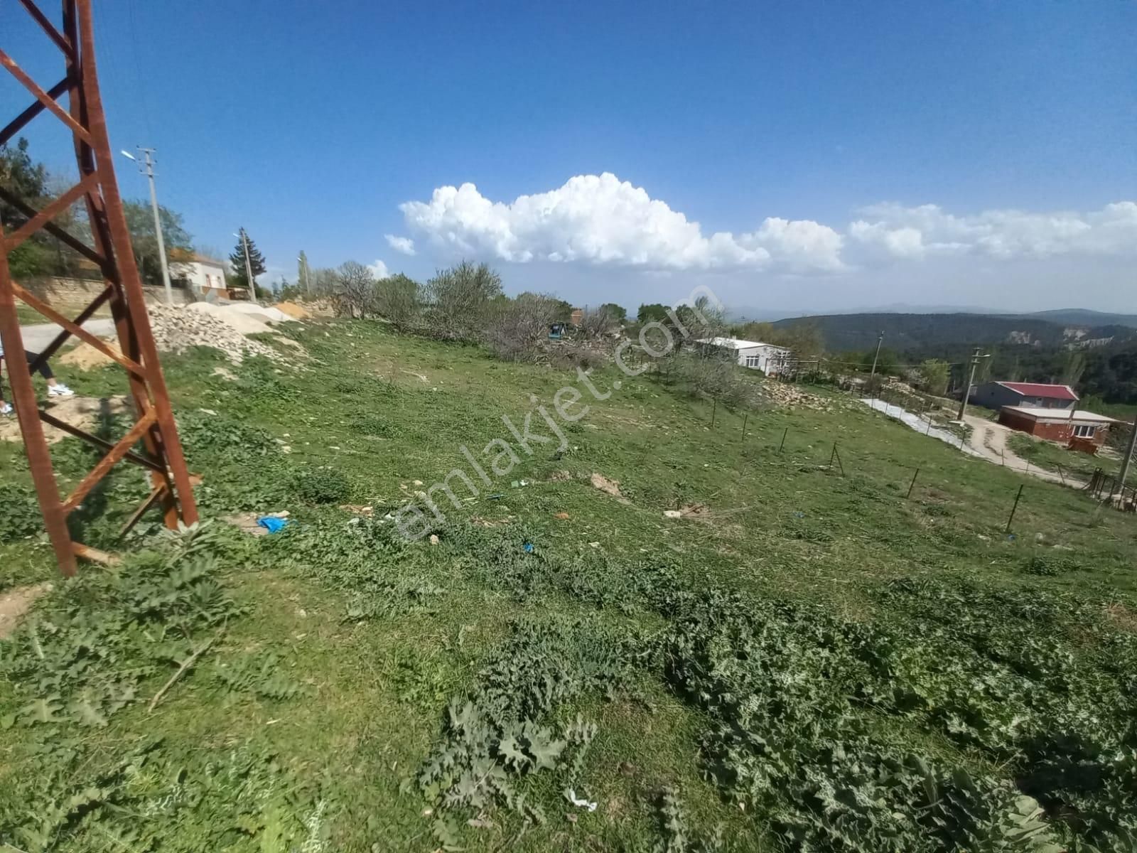 Çanakkale Merkez Ulupınar Köyü Satılık Konut+Ticaret Alanı Çanakkale Merkez Ulupınar'da Satılık Köşe Parsel Arsa!