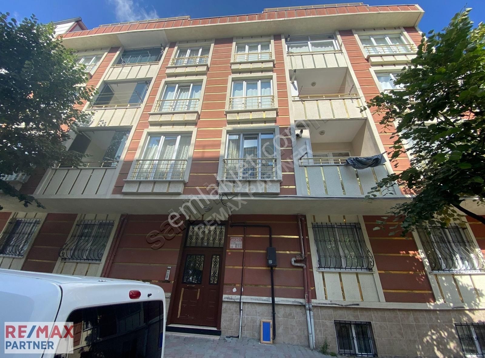 Bağcılar Göztepe Satılık Daire GÖZTEPE MHDE METROYA ÇOK YAKIN SATILIK 2+1 BODRUM DAİRE