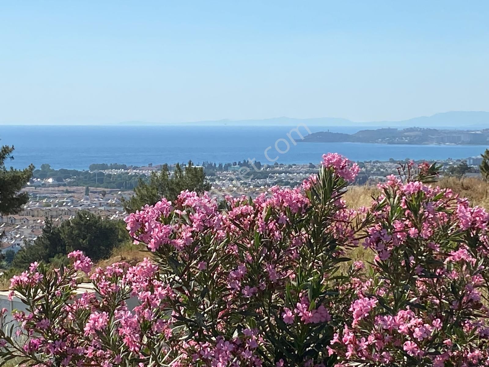 Kuşadası Soğucak Satılık Villa    KUŞADASI SOĞUCAK BÖLGESİNDE 3+1 DUBLEKS DENİZ MANZARALI HAVUZLU SİTEDE SATILIK VİLLA 