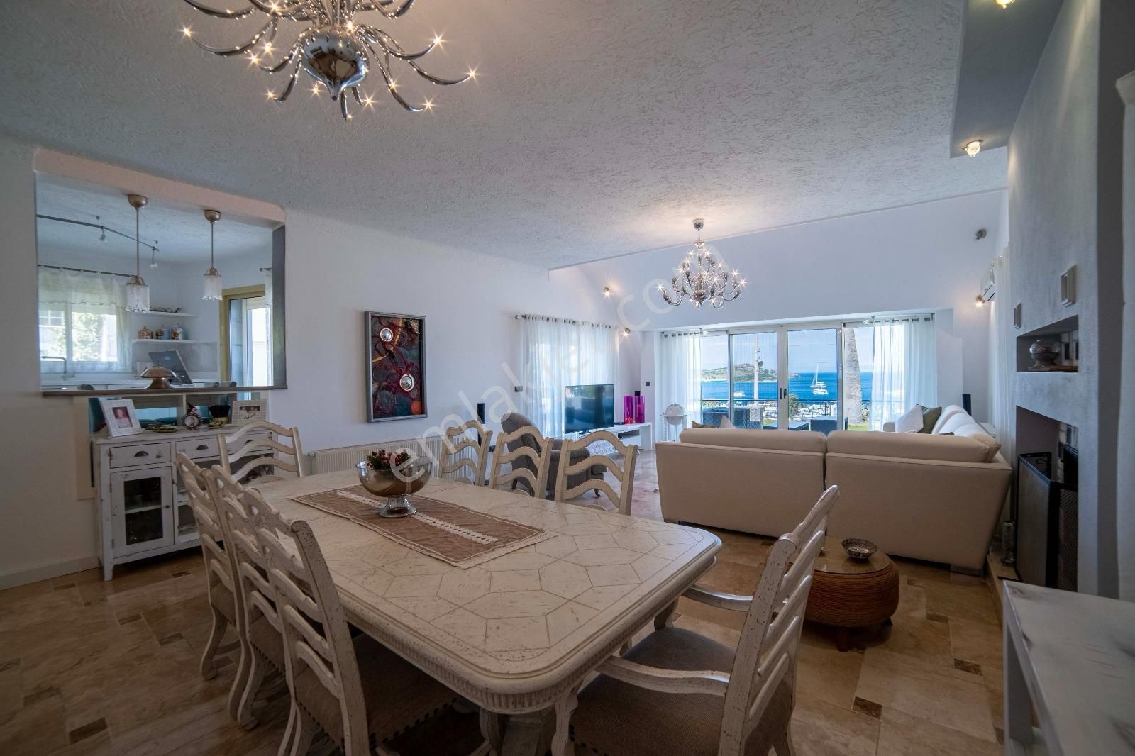 Türkbükü'nde Site İçerisinde Full Deniz Manzaralı Satılık Villa - Görsel 13